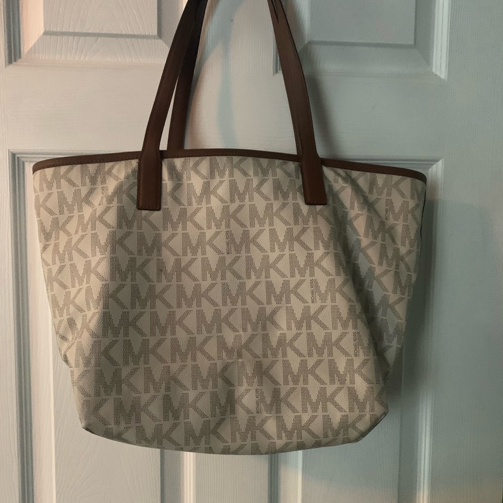 Michael Kors Jet Set tote
